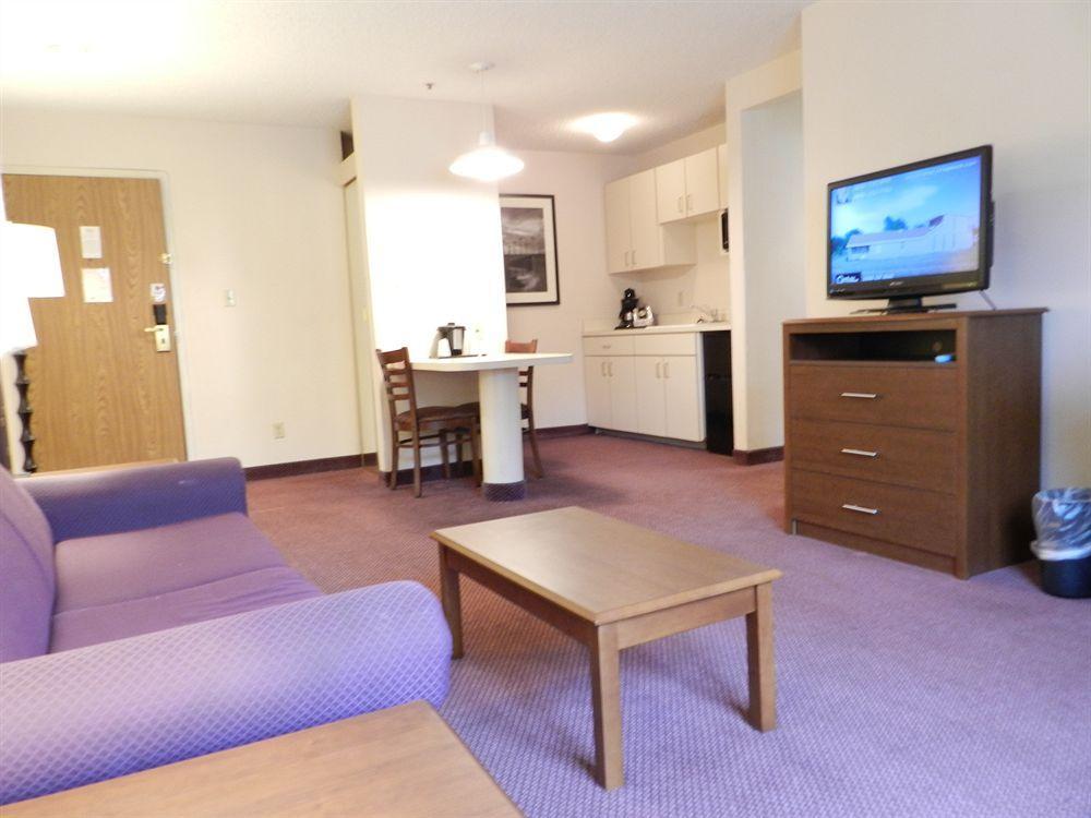 Ashmore Inn And Suites Lubbock Ngoại thất bức ảnh