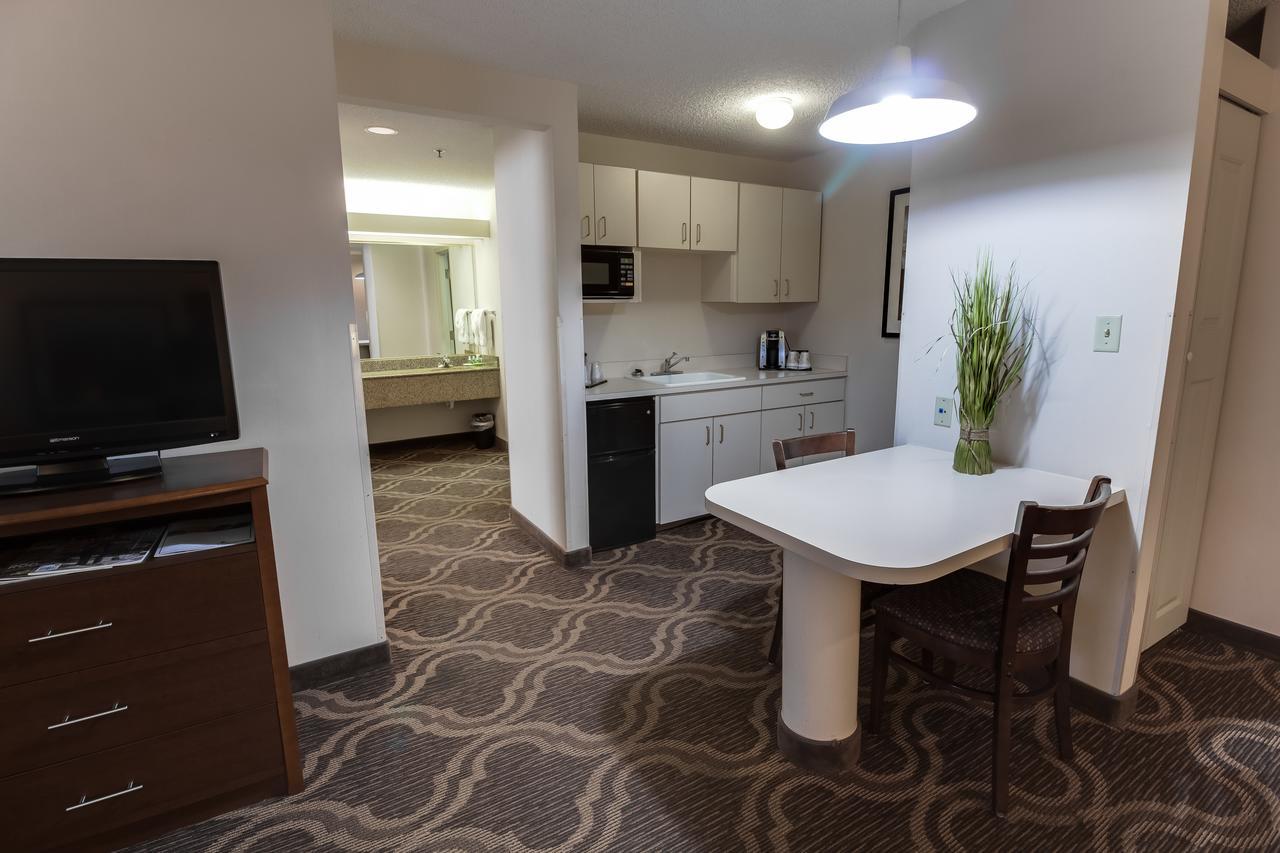 Ashmore Inn And Suites Lubbock Ngoại thất bức ảnh