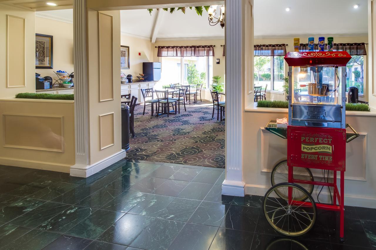 Ashmore Inn And Suites Lubbock Ngoại thất bức ảnh