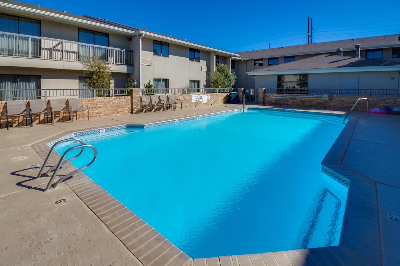Ashmore Inn And Suites Lubbock Ngoại thất bức ảnh