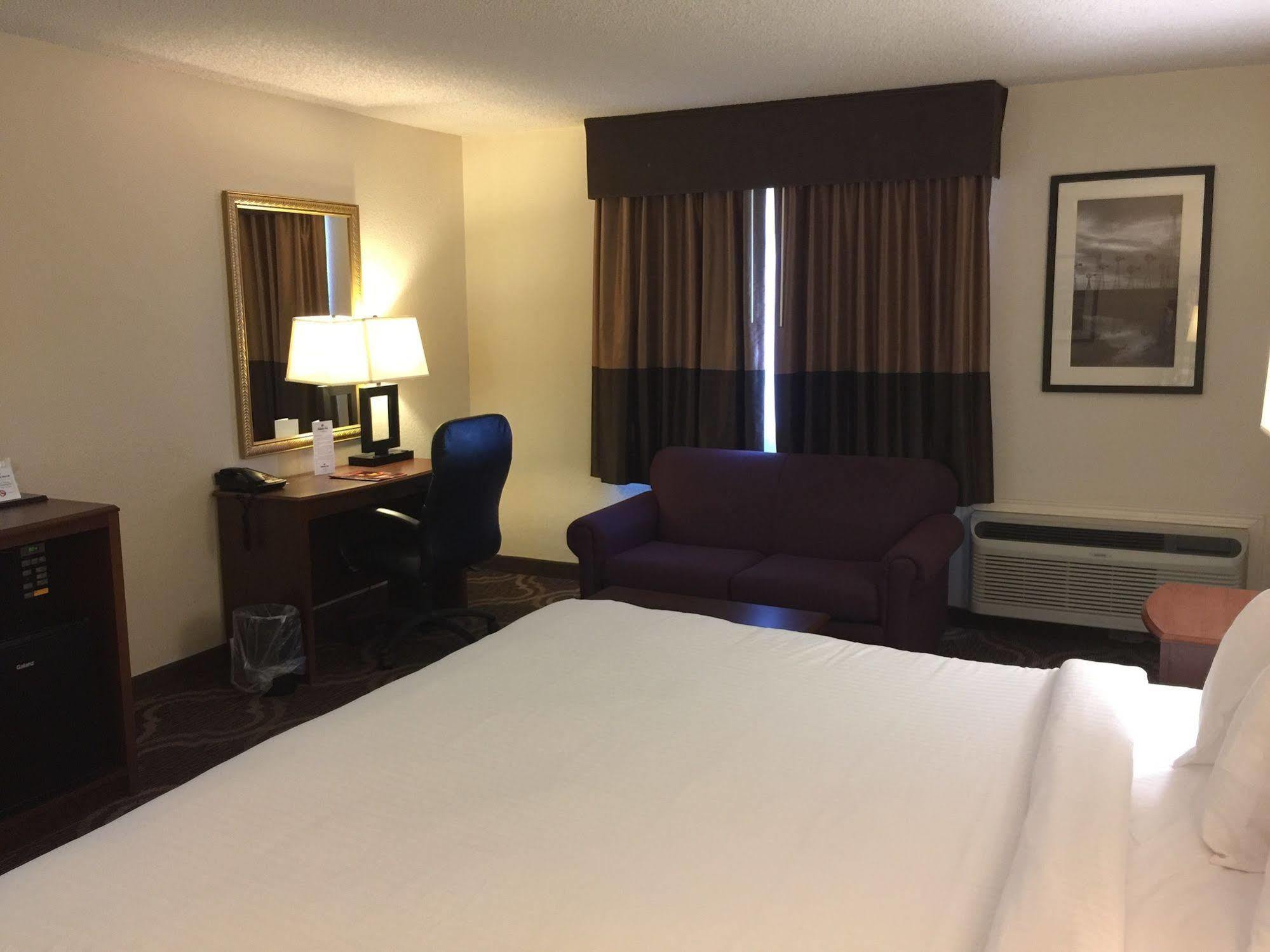 Ashmore Inn And Suites Lubbock Ngoại thất bức ảnh